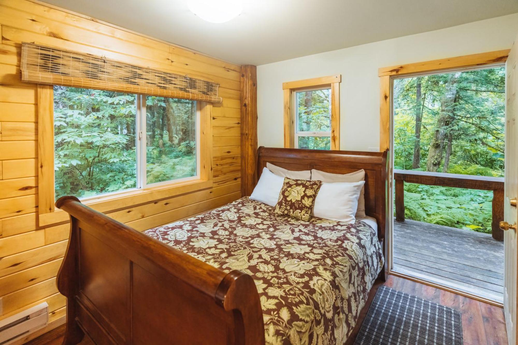 Bella Coola Grizzly Tours And Resort Hagensborg Extérieur photo