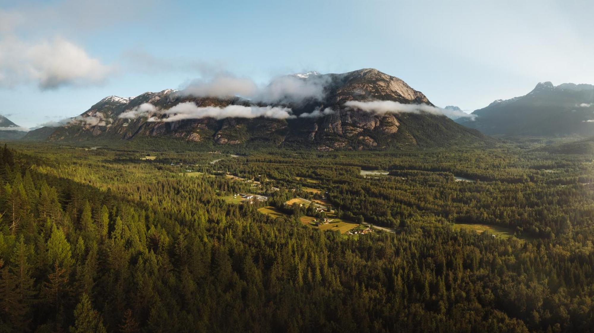 Bella Coola Grizzly Tours And Resort Hagensborg Extérieur photo
