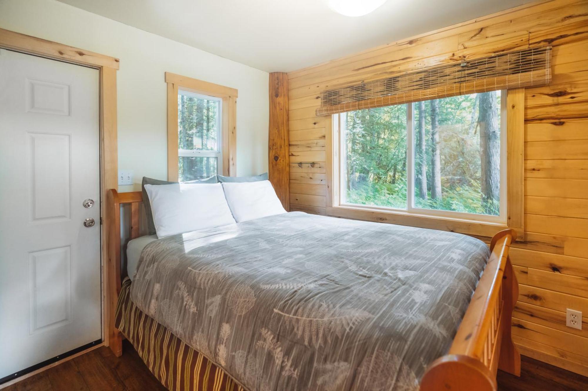 Bella Coola Grizzly Tours And Resort Hagensborg Extérieur photo