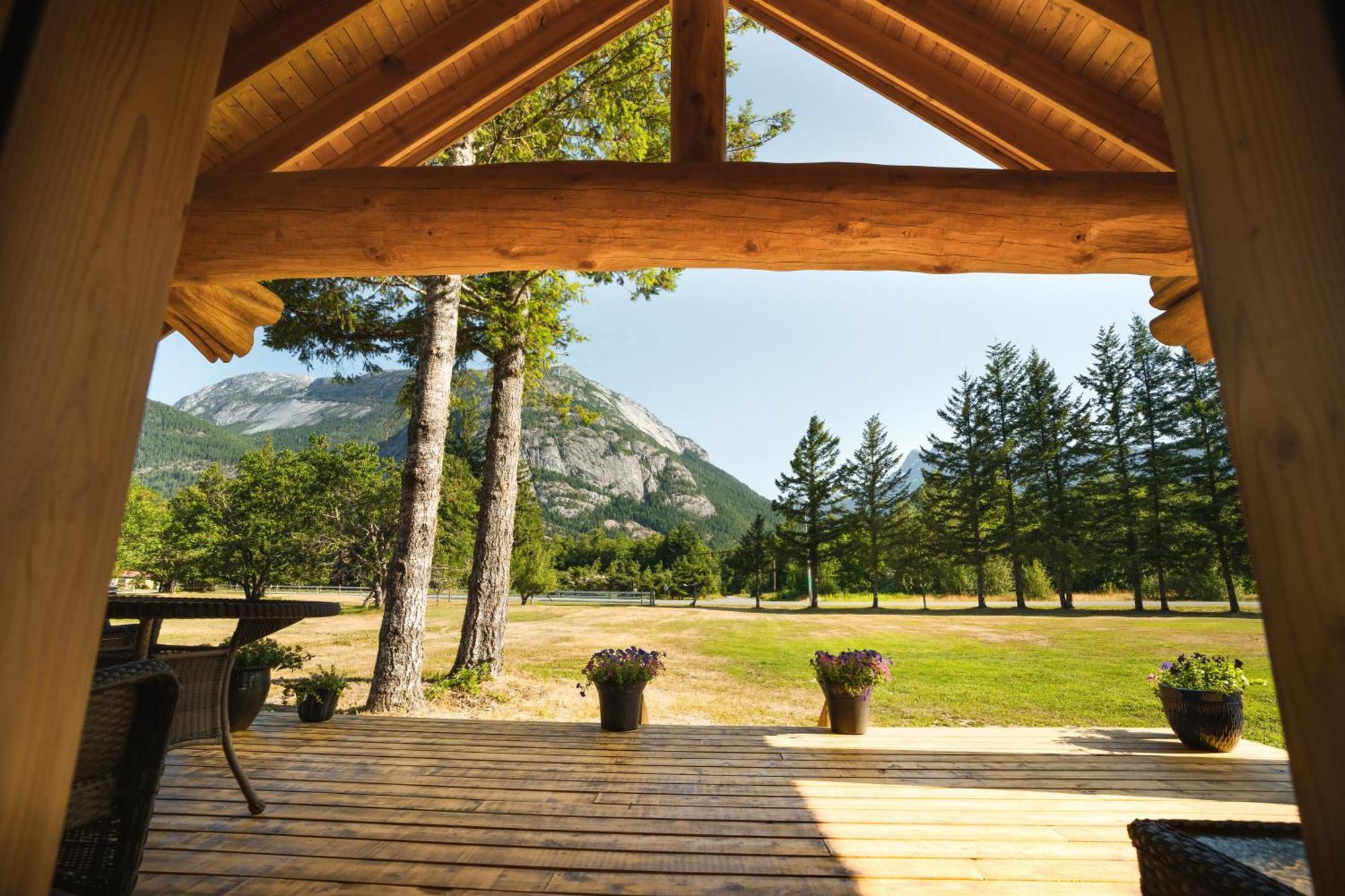 Bella Coola Grizzly Tours And Resort Hagensborg Extérieur photo