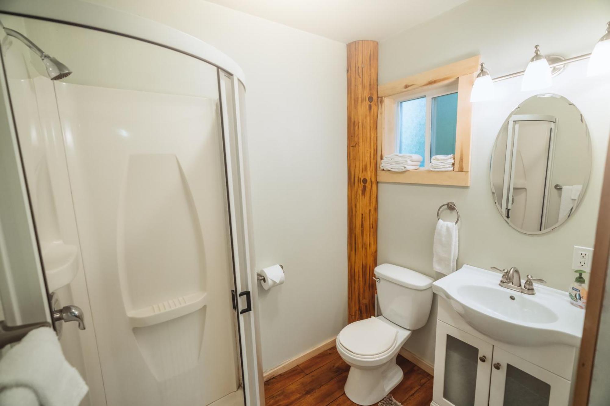 Bella Coola Grizzly Tours And Resort Hagensborg Extérieur photo